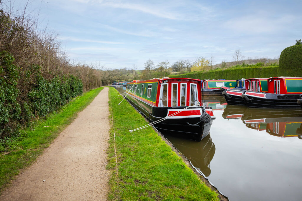 sandpartridge canal boat moored up